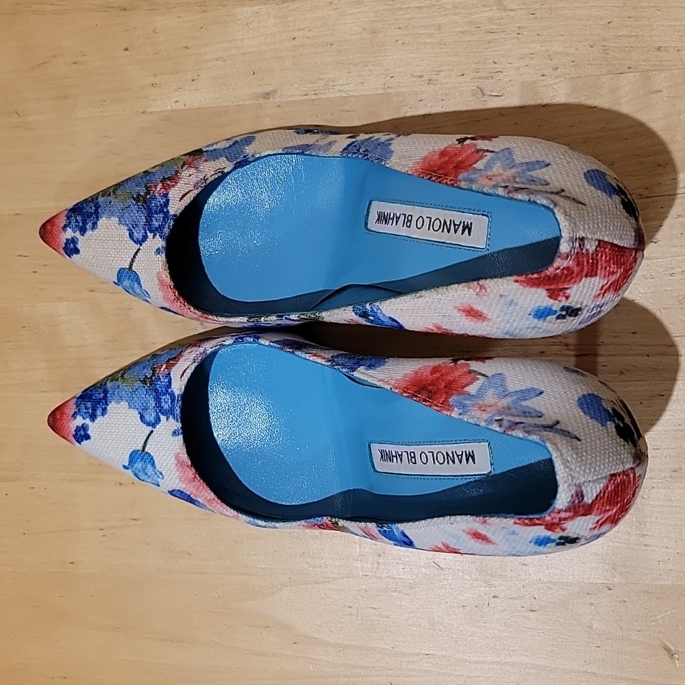 Manolo Blahnik Pointed Toe Floral Canvas Pumps - Picture 6 of 14